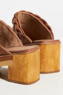 Bernardo Saffia Clogs -Fashion Clothing Shop 67620013 025 b4