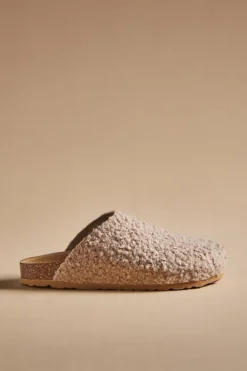 Seychelles New Routine Flats