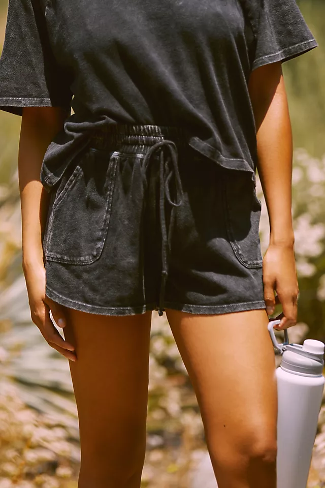 Beyond Yoga Beach Day Comfort Shorts 5 Beyond Yoga Beach Day Comfort Shorts - Image 3