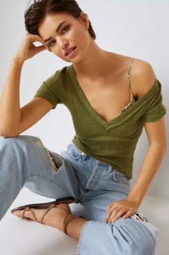 Pilcro Double-V Tee 10 Pilcro Double-V Tee -Fashion Clothing Shop 84049493 030 m4