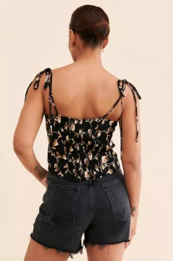 Fashion Clothing Shop -Fashion Clothing Shop 85039519 001 m2